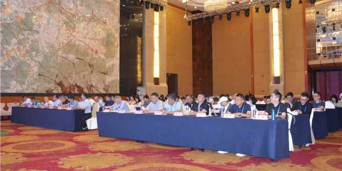 第五次系統(tǒng)門窗專家委員會工作會議暨昆明系統(tǒng)門窗高級研討會召開