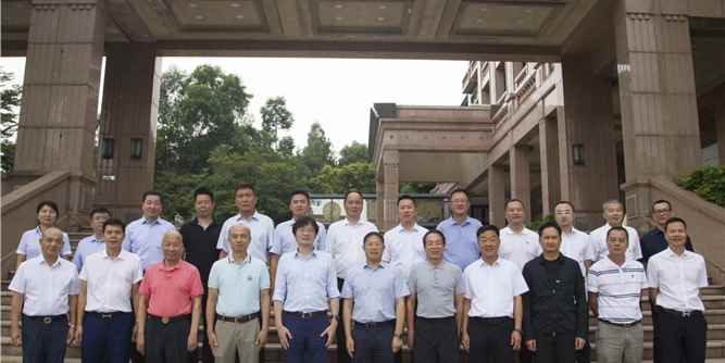 焦點關(guān)注 | 2023中國鋁型材企業(yè)家高峰論壇在佛山召開