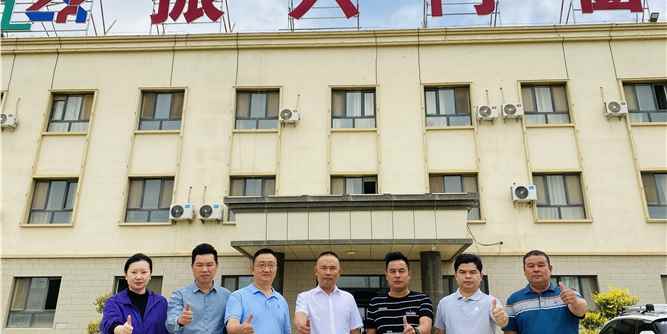 廣東省門業(yè)協(xié)會一行考察新疆振興門窗