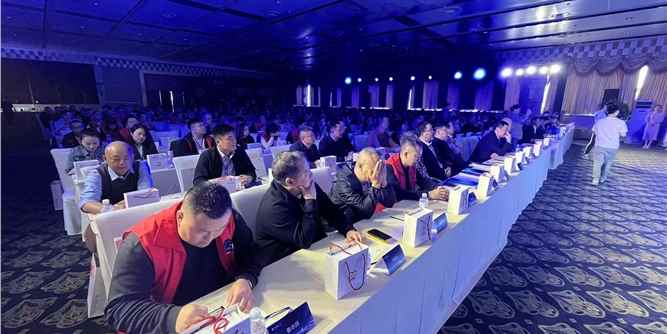 “大宅時代，揚帆啟航”一帆門窗22周年營銷峰會暨品牌戰略發布會隆重召開