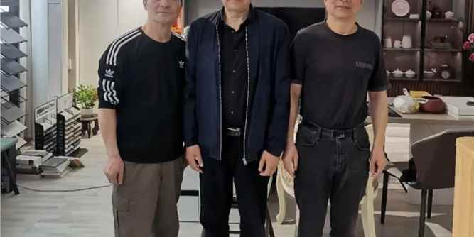 重慶市木業整裝行業協會走訪萬佳、川田門墻柜企業