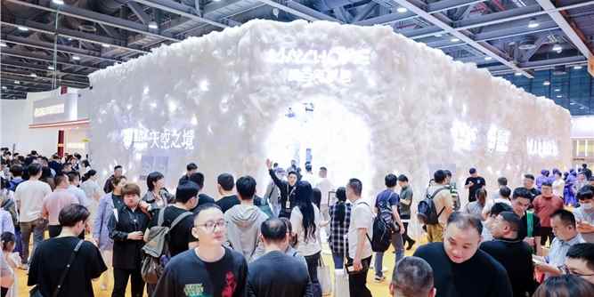 定制展這個品牌火了！“天空之境”吸睛無數，美百年門窗家居成打卡勝地！