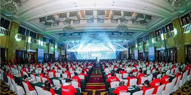 《逐夢二十載·聚勢騰飛》福臨門恒溫門窗20周年慶典暨品牌戰略升級發布會舉辦